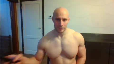 Snapshot of baldyboyy chatting on December 5, 3:28 pm baldyboyy online show from December 5, 3:28 pm