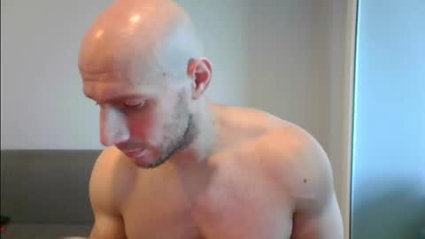 Snapshot of baldyboyy chatting on February 9, 4:46 am baldyboyy online show from February 9, 4:46 am