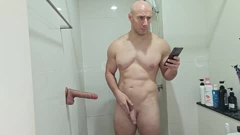 Snapshot of baldyboyy chatting on October 5, 3:10 am baldyboyy online show from October 5, 3:10 am