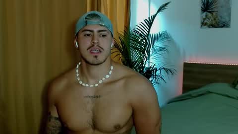 Snapshot of baltazardupont chatting on March 3, 12:43 pm Andres -  online show from March 3, 12:43 pm