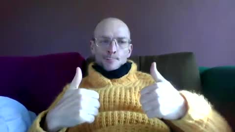 Snapshot of basiccamguy chatting on January 13, 11:52 am basiccamguy online show from January 13, 11:52 am