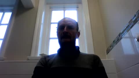 Snapshot of basiccamguy chatting on February 22, 10:18 am basiccamguy online show from February 22, 10:18 am