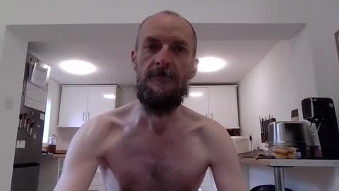 Snapshot of basiccamguy chatting on October 15, 9:28 am basiccamguy online show from October 15, 9:28 am