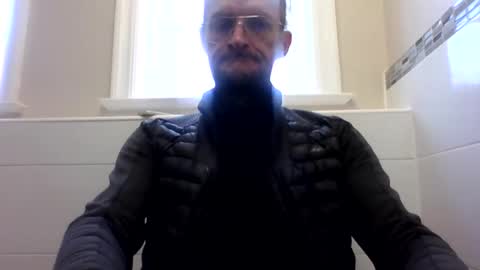 Snapshot of basiccamguy chatting on February 13, 11:06 am basiccamguy online show from February 13, 11:06 am