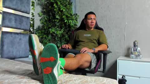 Bastian Independent Model online show from October 2, 2:04 am