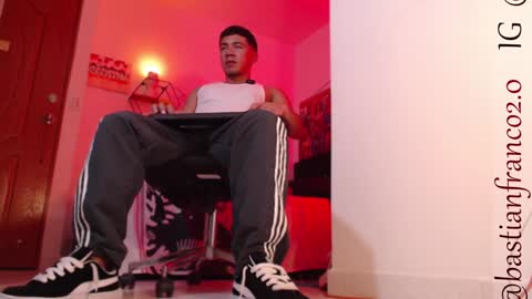 Bastian Independent Model online show from December 7, 1:58 am