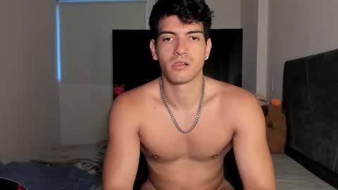 Valentino online show from October 18, 10:47 pm