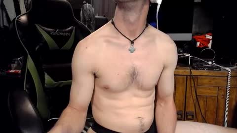 bchillin28 online show from March 27, 6:20 pm