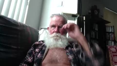 beardbushy online show from October 12, 5:51 pm
