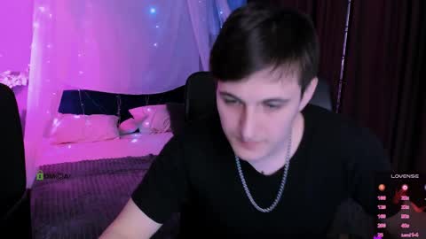 liam online show from April 1, 9:12 pm