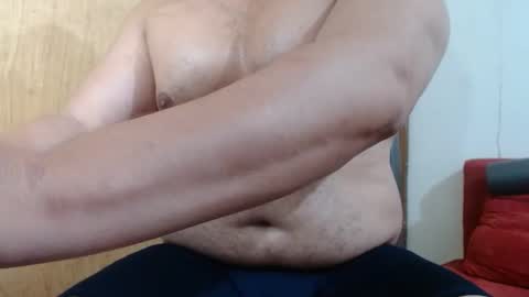 Snapshot of beefypecs_10 chatting on December 13, 3:49 am Criss2fer online show from December 13, 3:49 am