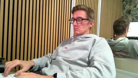 SexFriendFrance online show from October 5, 5:17 pm