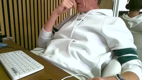 SexFriendFrance online show from October 8, 8:07 am