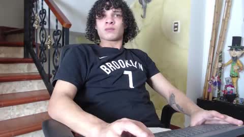 independent model online show from December 23, 11:17 pm