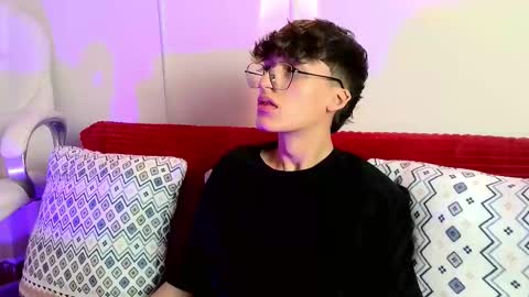 Neon online show from October 15, 11:40 am