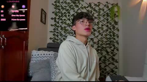 Neon online show from November 27, 11:25 am