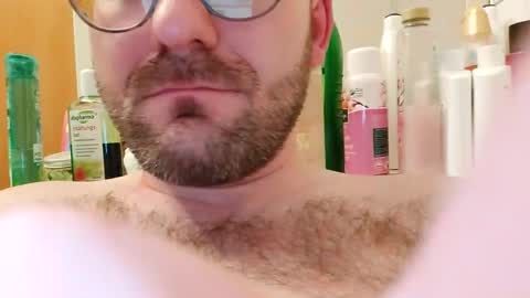 ben00189 online show from December 2, 6:41 pm