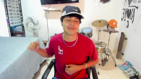 Snapshot of ben_falcon chatting on February 27, 3:15 pm Ben online show from February 27, 3:15 pm