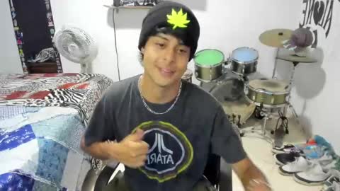 Snapshot of ben_falcon chatting on September 24, 3:50 am Ben online show from September 24, 3:50 am