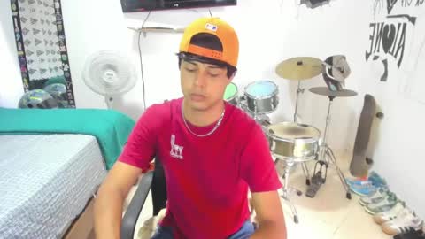 Snapshot of ben_falcon chatting on February 21, 4:26 pm Ben online show from February 21, 4:26 pm