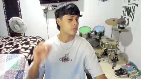 Snapshot of ben_falcon chatting on October 20, 2:37 am Ben online show from October 20, 2:37 am