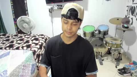 Snapshot of ben_falcon chatting on October 22, 3:43 am Ben online show from October 22, 3:43 am