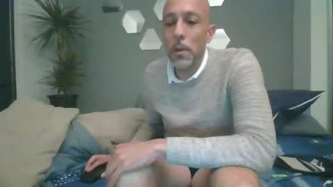 benbare13 online show from January 10, 8:48 pm