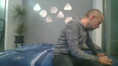 benbare13 online show from January 7, 7:17 pm