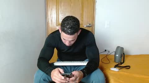 Snapshot of benjamin_isaac chatting on January 13, 11:49 pm benjamin_isaac online show from January 13, 11:49 pm