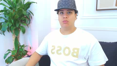 bennett_alejoo online show from January 7, 6:46 pm