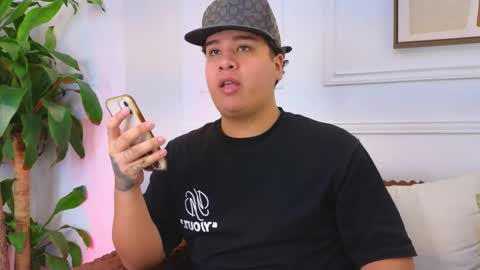 bennett_alejoo online show from April 1, 6:38 pm