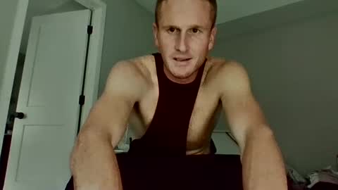 Snapshot of bennyc04041987 chatting on September 29, 7:32 pm BennyC online show from September 29, 7:32 pm