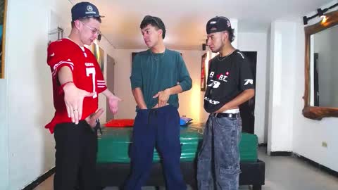 benz boys online show from November 25, 1:13 pm