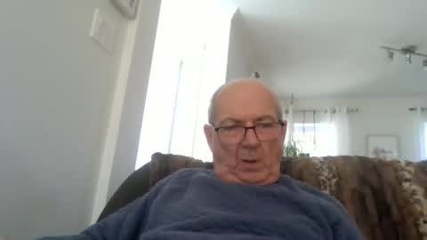 bernard1102 online show from May 30, 1:11 pm