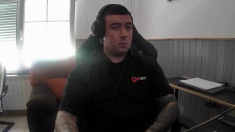berto3389 online show from June 1, 1:22 pm