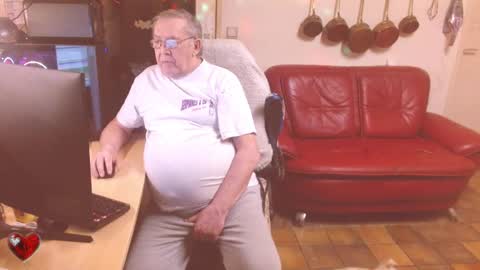 jean online show from February 22, 9:42 pm