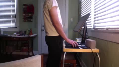 Snapshot of best_triam chatting on February 20, 5:18 pm best_triam online show from February 20, 5:18 pm