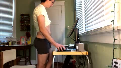 Snapshot of best_triam chatting on October 8, 10:14 pm best_triam online show from October 8, 10:14 pm