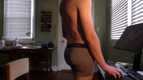 Snapshot of best_triam chatting on January 5, 5:20 pm best_triam online show from January 5, 5:20 pm