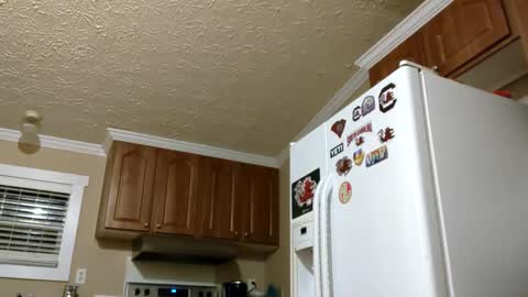 Snapshot of bharvey767097 chatting on October 3, 12:04 am bharvey767097 online show from October 3, 12:04 am