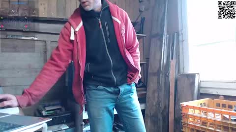 My name is David and if you like public exhibitions you wont be disappointed with me LoL - My favorite vibes is 44  online show from February 12, 10:35 am