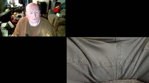 big_teddy_bear76 online show from May 16, 6:06 pm