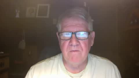 Snapshot of bigbeerdrinker1 chatting on October 28, 5:43 am bigbeerdrinker online show from October 28, 5:43 am