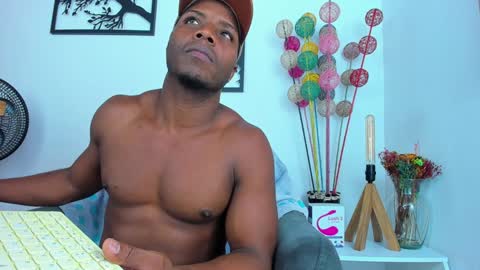 sexy muscle online show from January 12, 3:39 am