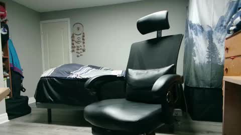 Snapshot of bigdickyduby chatting on March 6, 3:57 am George Forest Dickyduby on all Socials online show from March 6, 3:57 am