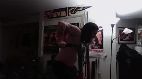 biggerisbetter21 online show from November 5, 5:53 am