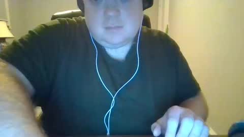 Snapshot of bigred_nyc chatting on December 21, 2:52 am Big Red online show from December 21, 2:52 am