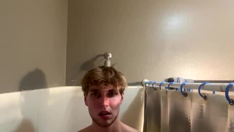 bigskinnyboyshh online show from December 17, 6:35 am