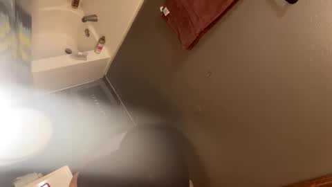 bigskinnyboyshh online show from December 3, 6:19 am