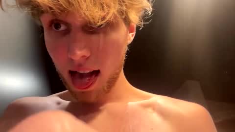 bigskinnyboyshh online show from February 8, 1:32 am